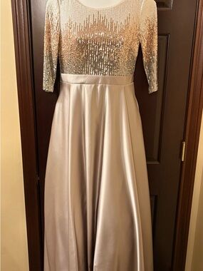 Betsy & Adam Quinn Ballgown Gold Sequin Formal Dress (Size 8P)